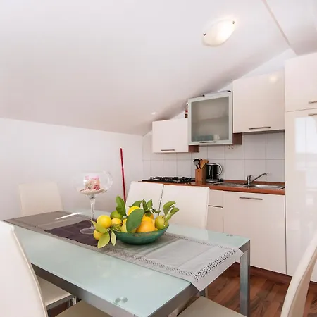Loranum Apartman Marina