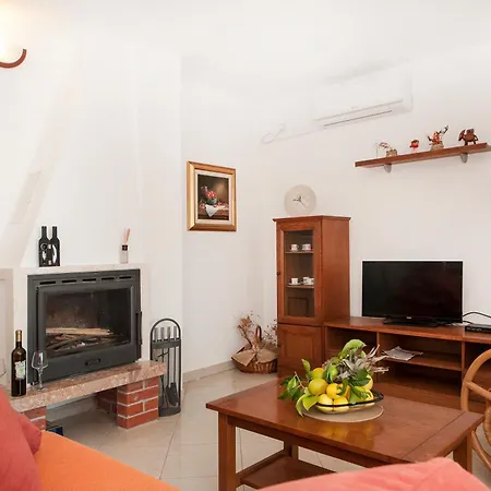 Loranum Apartman Marina